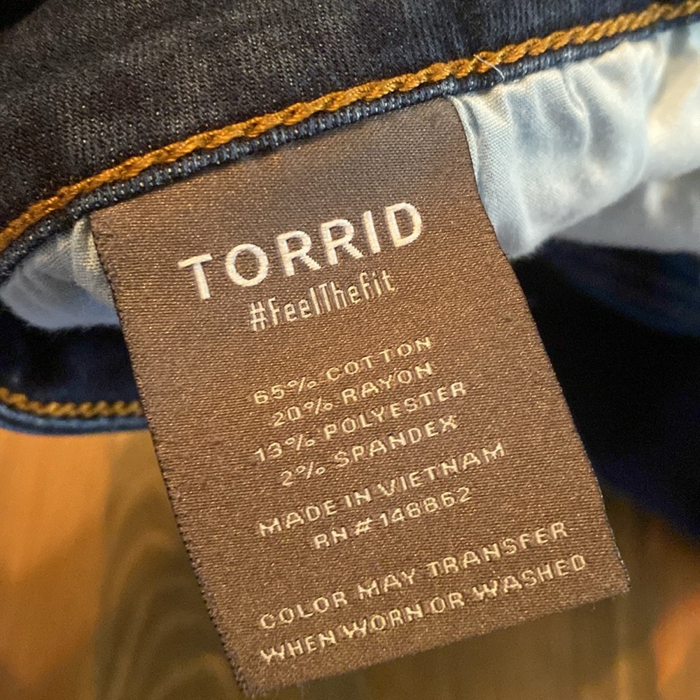 Torrid Jegging Skinny Super Soft High-Rise Jean Dark Wash - Picture 5 of 6